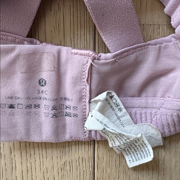 lululemon athletica Pale Pink Crisscross Back Sports Bra, size 34C - Picture 5 of 5